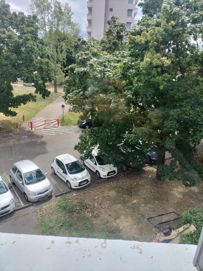 Joli Appartement Proche Metro Lyon Exterior foto